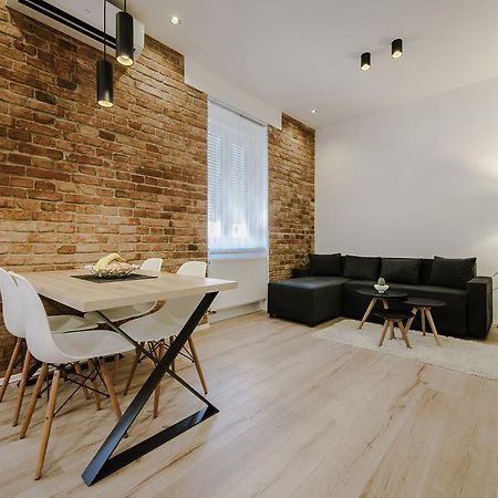 Apartment British Square With Parking Zagreb Room photo